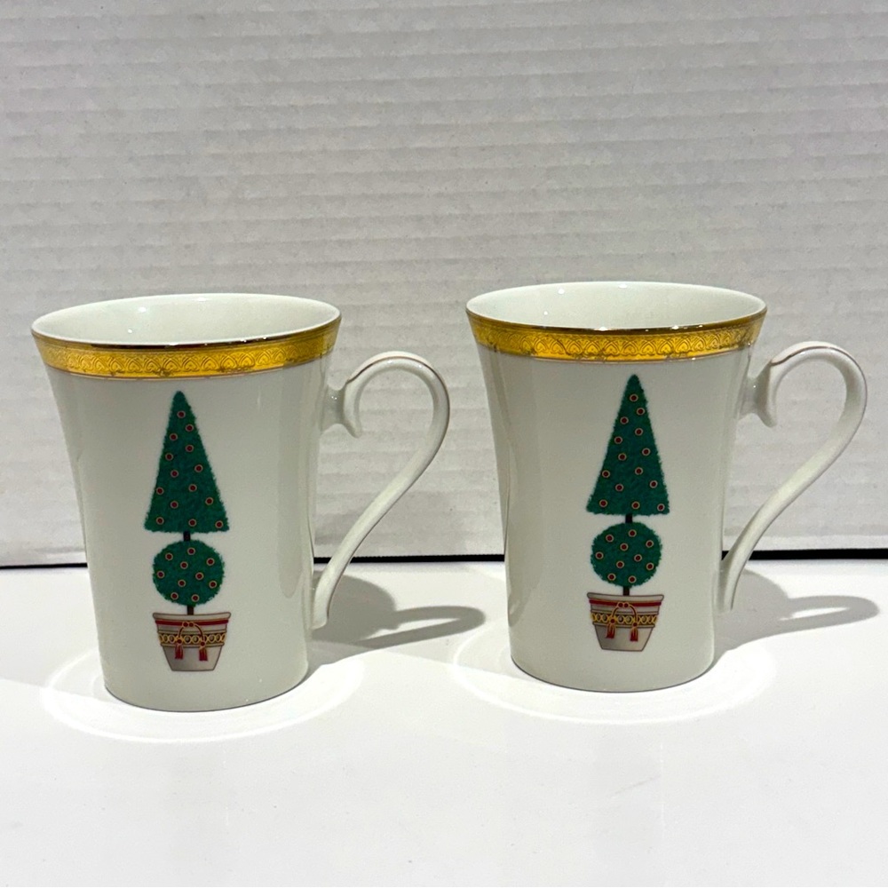 Mikasa Set of‎ Two Christmas Mugs Cups Gold Embossed Fine China Coffee Tea